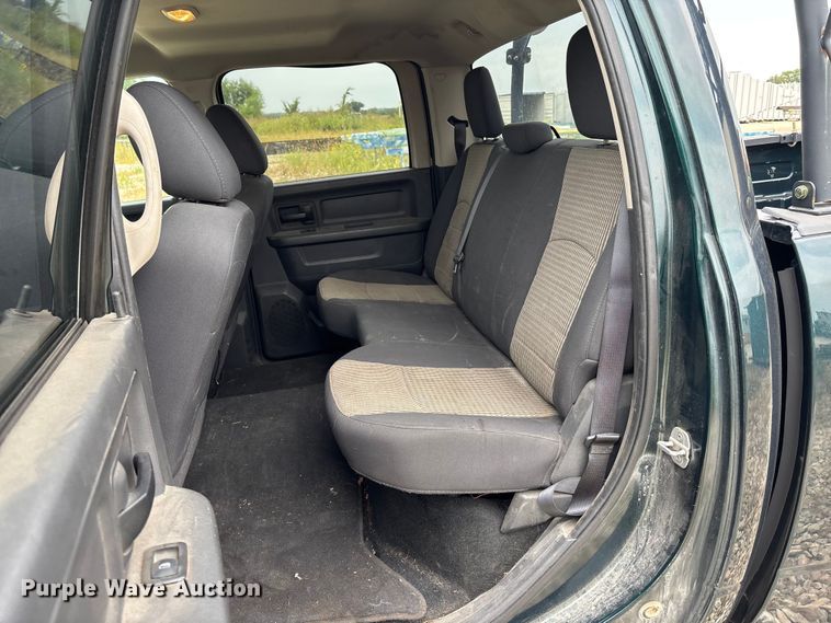 image for item ET4519 2011 Dodge Ram 1500 Crew Cab pickup truck