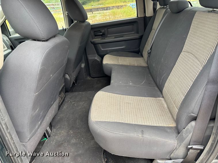 image for item ET4519 2011 Dodge Ram 1500 Crew Cab pickup truck