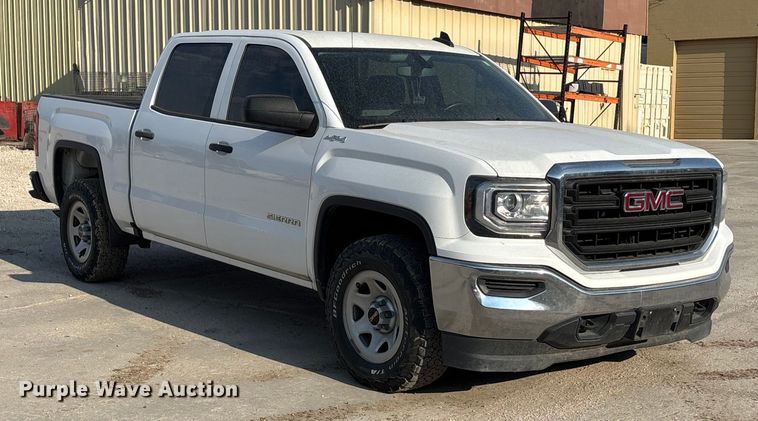 image for item ET4523 2018 GMC Sierra 1500 Crew Cab pickup truck