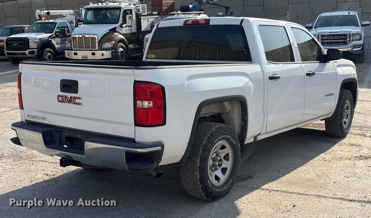 image for item ET4523 2018 GMC Sierra 1500 Crew Cab pickup truck