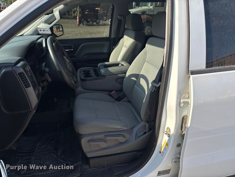 image for item ET4523 2018 GMC Sierra 1500 Crew Cab pickup truck