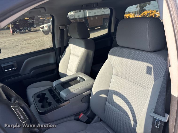 image for item ET4523 2018 GMC Sierra 1500 Crew Cab pickup truck