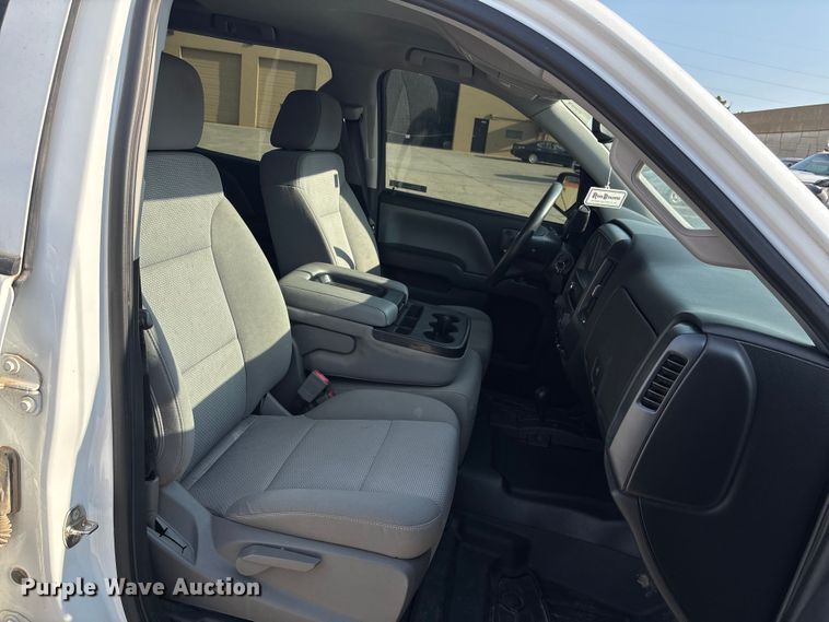 image for item ET4523 2018 GMC Sierra 1500 Crew Cab pickup truck