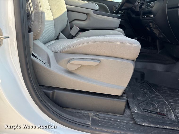 image for item ET4523 2018 GMC Sierra 1500 Crew Cab pickup truck