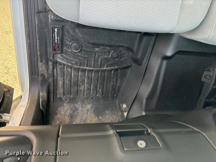 image for item ET4523 2018 GMC Sierra 1500 Crew Cab pickup truck