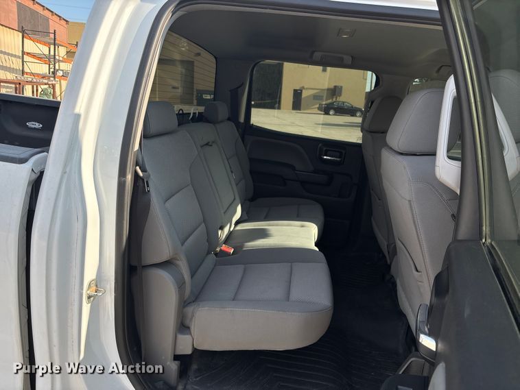 image for item ET4523 2018 GMC Sierra 1500 Crew Cab pickup truck