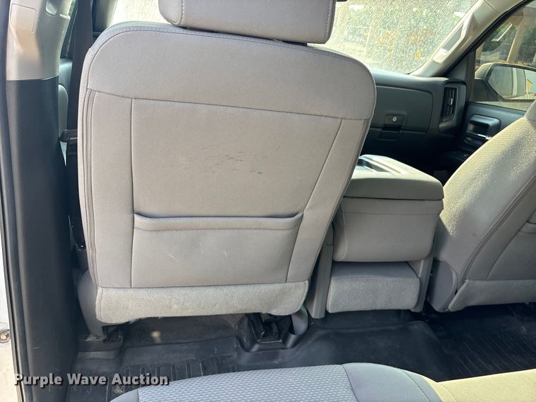 image for item ET4523 2018 GMC Sierra 1500 Crew Cab pickup truck