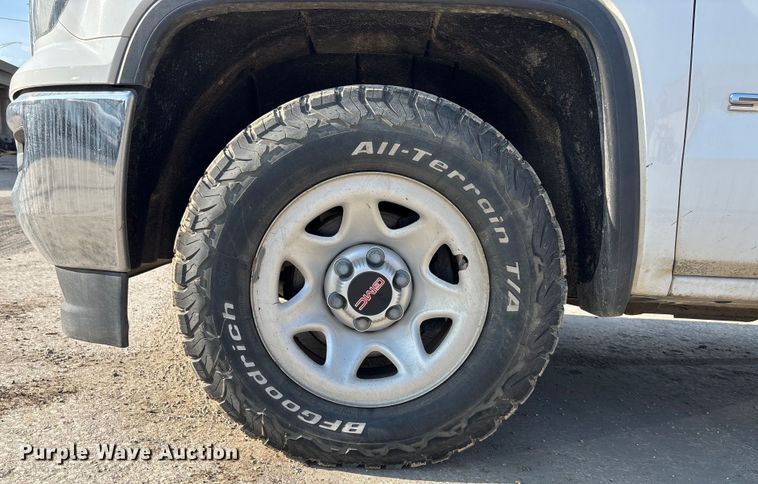 image for item ET4523 2018 GMC Sierra 1500 Crew Cab pickup truck