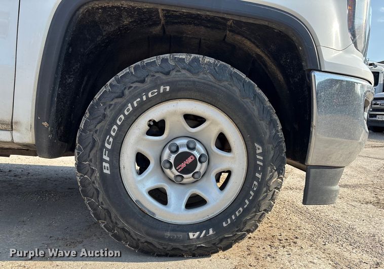 image for item ET4523 2018 GMC Sierra 1500 Crew Cab pickup truck