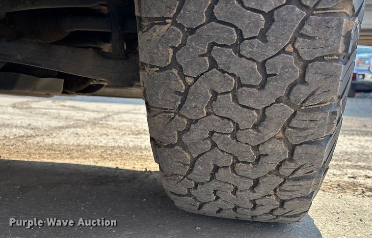 image for item ET4523 2018 GMC Sierra 1500 Crew Cab pickup truck