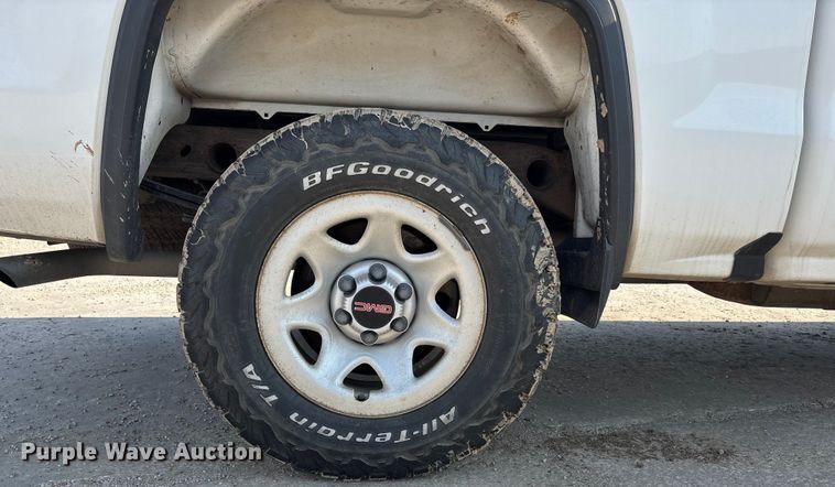 image for item ET4523 2018 GMC Sierra 1500 Crew Cab pickup truck