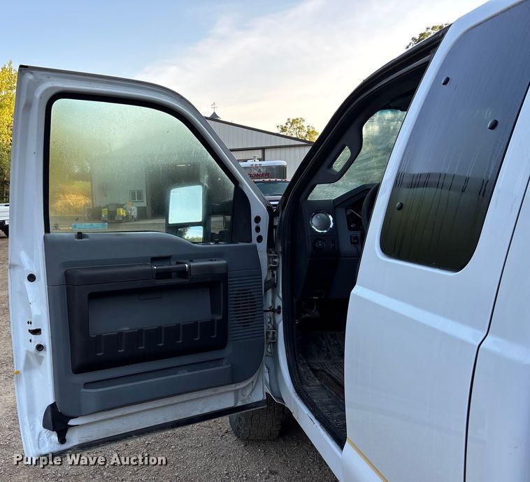 image for item ET4556 2012 Ford F250 Super Duty SuperCab pickup truck
