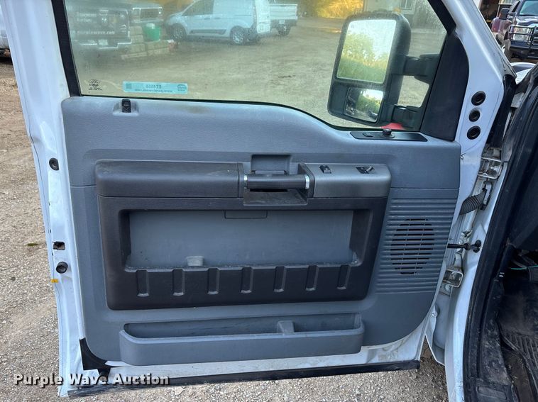 image for item ET4556 2012 Ford F250 Super Duty SuperCab pickup truck