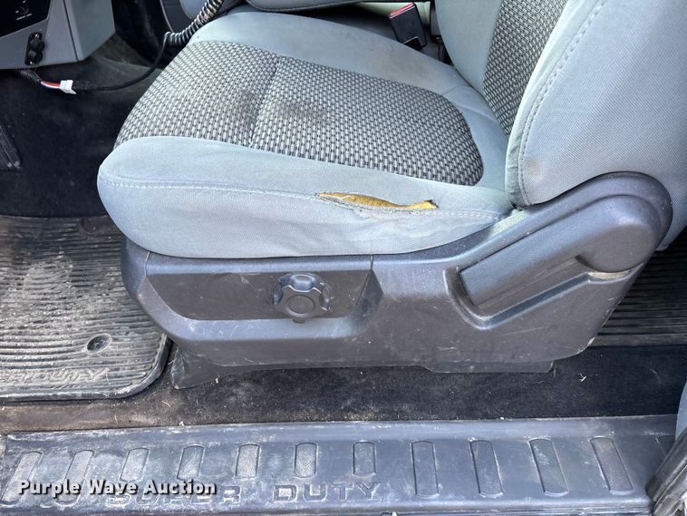 image for item ET4556 2012 Ford F250 Super Duty SuperCab pickup truck