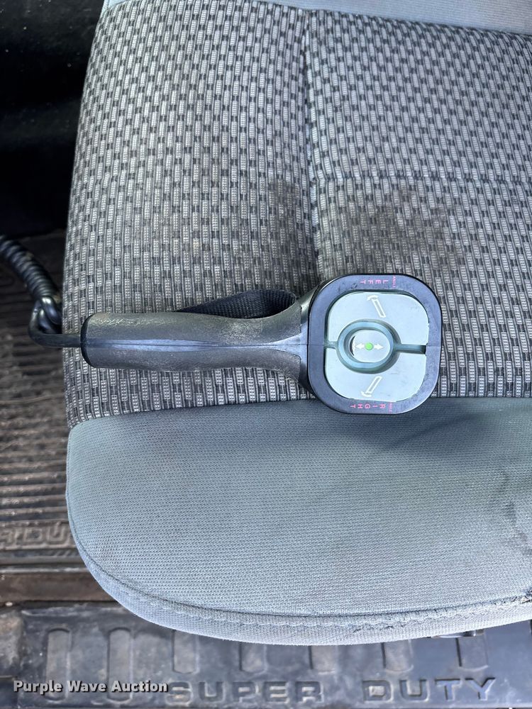 image for item ET4556 2012 Ford F250 Super Duty SuperCab pickup truck