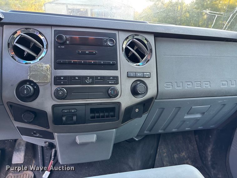 image for item ET4556 2012 Ford F250 Super Duty SuperCab pickup truck