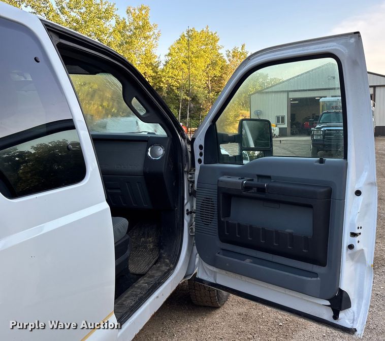 image for item ET4556 2012 Ford F250 Super Duty SuperCab pickup truck