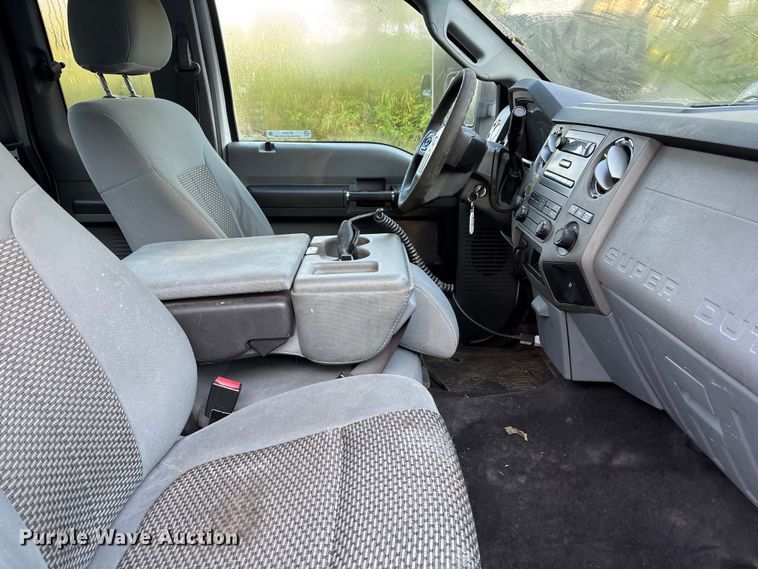 image for item ET4556 2012 Ford F250 Super Duty SuperCab pickup truck