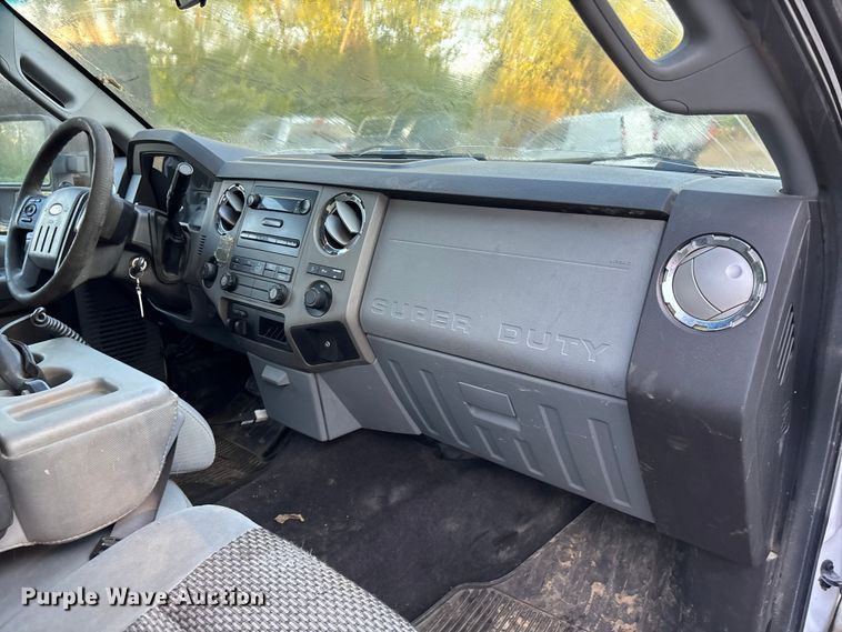 image for item ET4556 2012 Ford F250 Super Duty SuperCab pickup truck