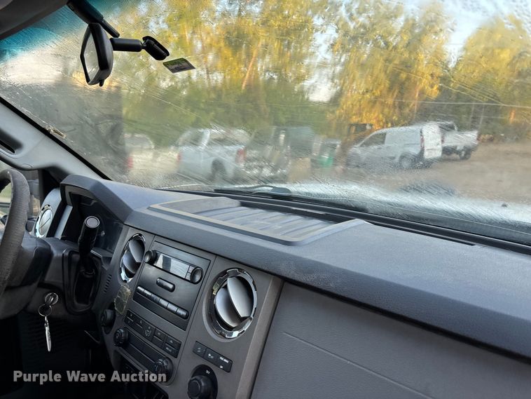 image for item ET4556 2012 Ford F250 Super Duty SuperCab pickup truck