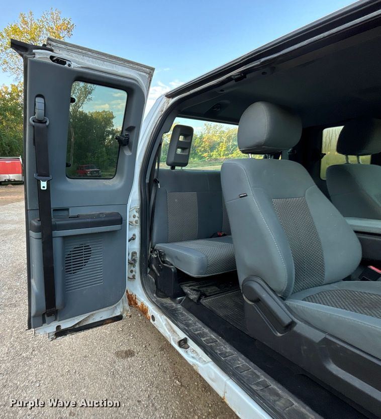 image for item ET4556 2012 Ford F250 Super Duty SuperCab pickup truck