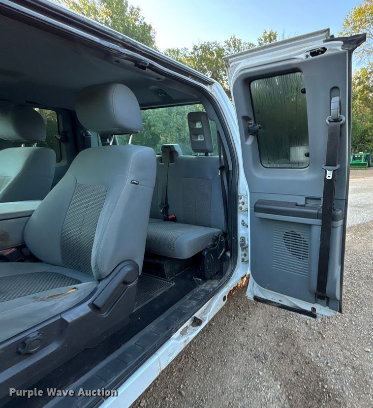 image for item ET4556 2012 Ford F250 Super Duty SuperCab pickup truck