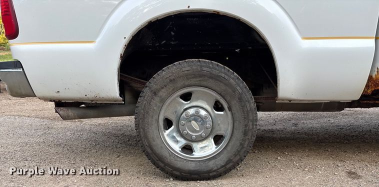 image for item ET4556 2012 Ford F250 Super Duty SuperCab pickup truck