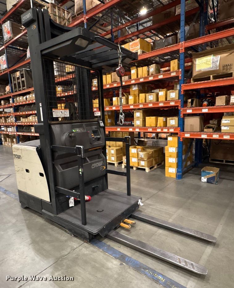 image for item ET8543 2018 Crown SP3520-30 order picker