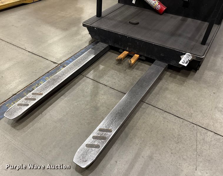 image for item ET8543 2018 Crown SP3520-30 order picker