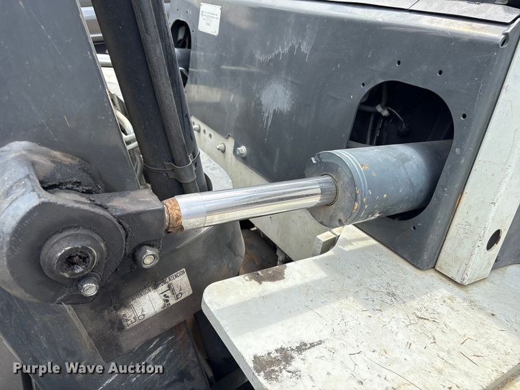 image for item ET8545 2016 UniCarriers PF100YLP  forklift