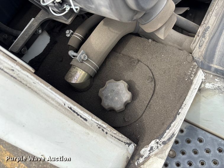 image for item ET8545 2016 UniCarriers PF100YLP  forklift