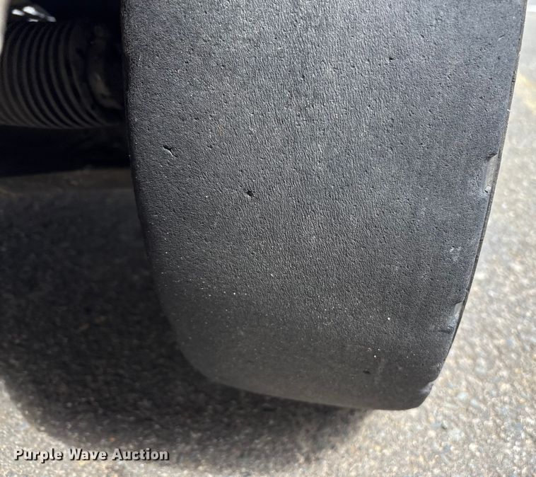 image for item ET8545 2016 UniCarriers PF100YLP  forklift