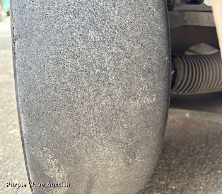 image for item ET8545 2016 UniCarriers PF100YLP  forklift