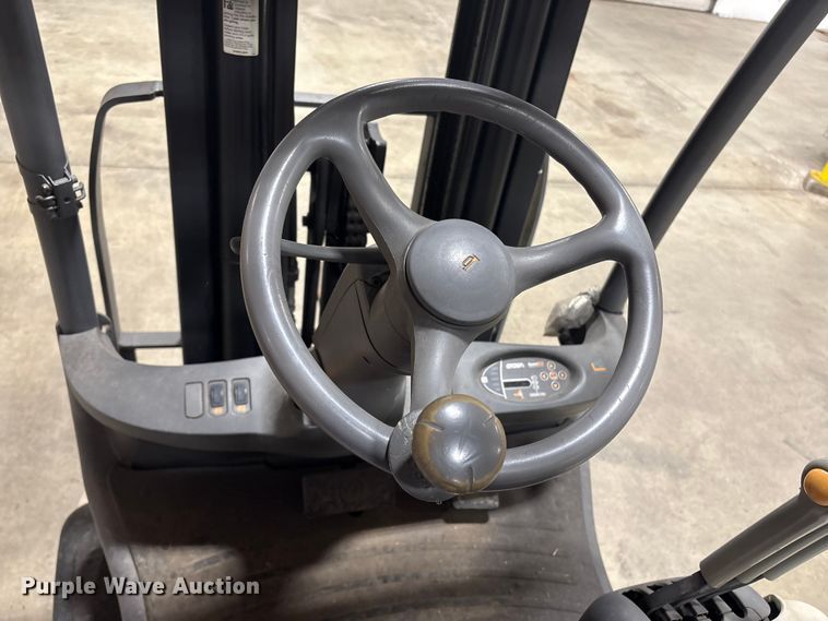 image for item ET8548 2017 Crown FC5225-50 forklift