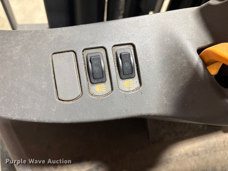 image for item ET8548 2017 Crown FC5225-50 forklift