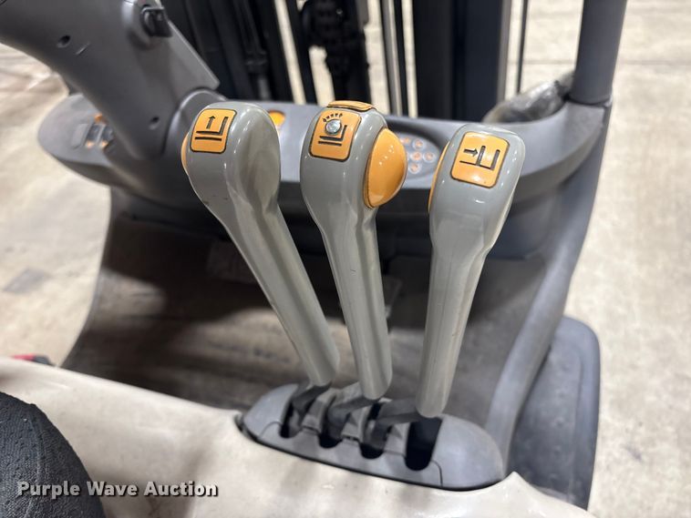 image for item ET8548 2017 Crown FC5225-50 forklift