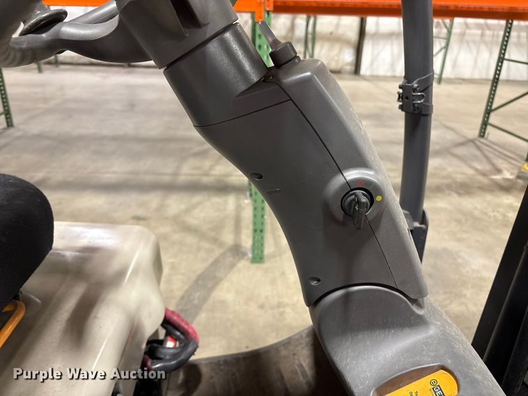 image for item ET8548 2017 Crown FC5225-50 forklift