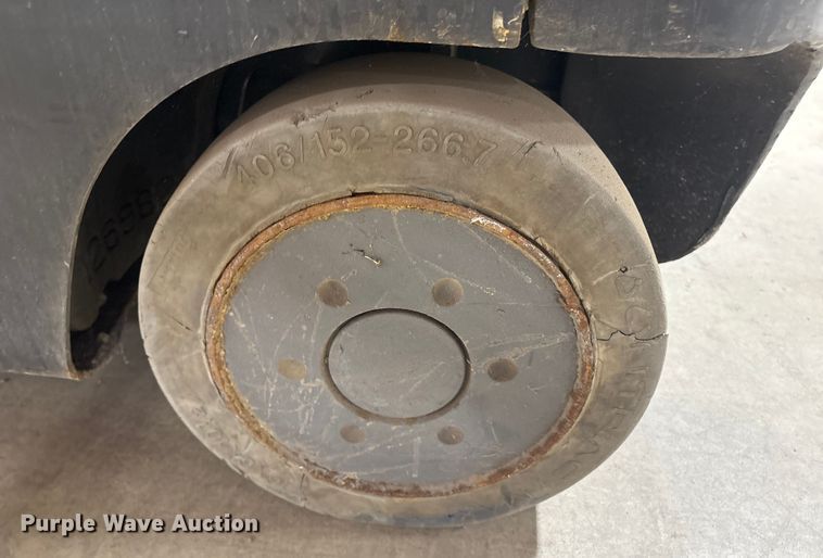 image for item ET8548 2017 Crown FC5225-50 forklift