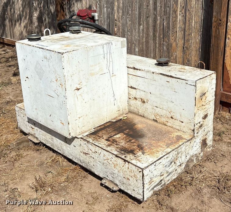 image for item EU0093 (2) auxiliary fuel tank