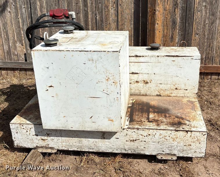 image for item EU0093 (2) auxiliary fuel tank