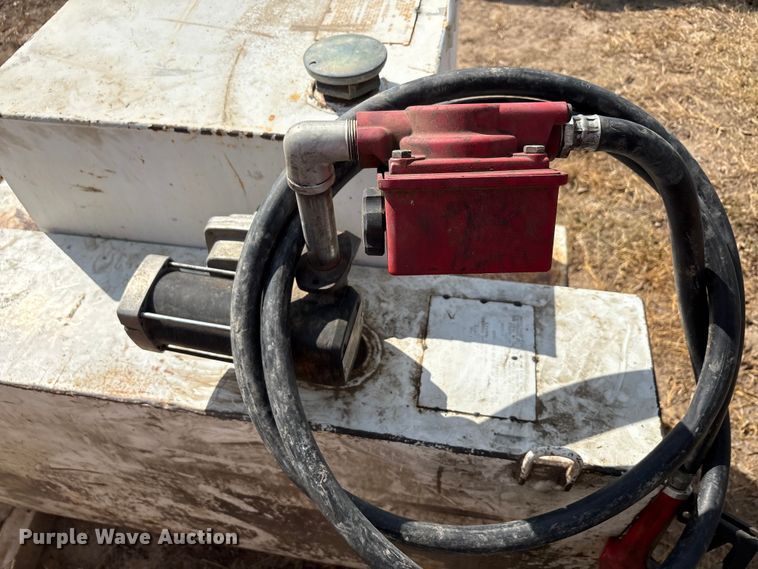 image for item EU0093 (2) auxiliary fuel tank