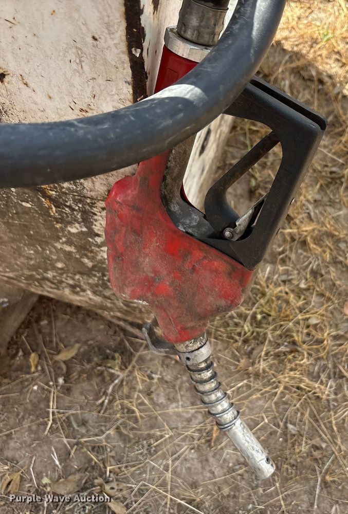 image for item EU0093 (2) auxiliary fuel tank