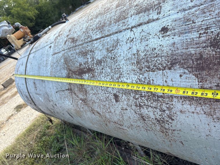 image for item EU0094 (2) fuel tanks