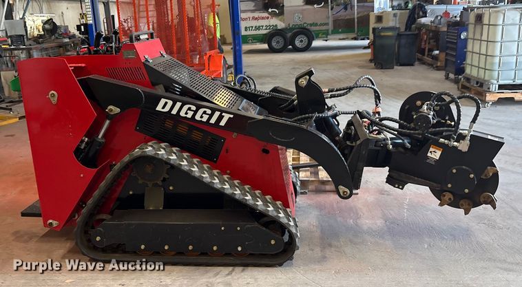 image for item EU0100 2023 Diggit SCL850 compact utility loader