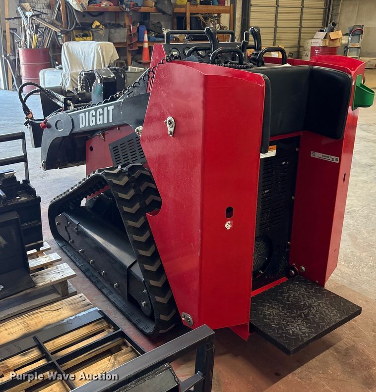 image for item EU0100 2023 Diggit SCL850 compact utility loader