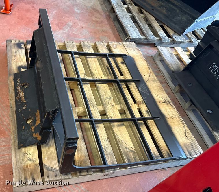 image for item EU0100 2023 Diggit SCL850 compact utility loader