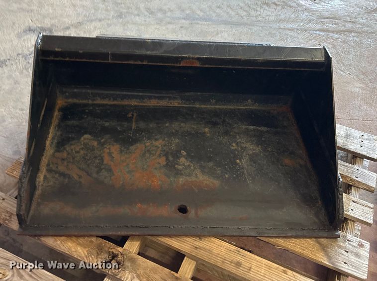 image for item EU0100 2023 Diggit SCL850 compact utility loader