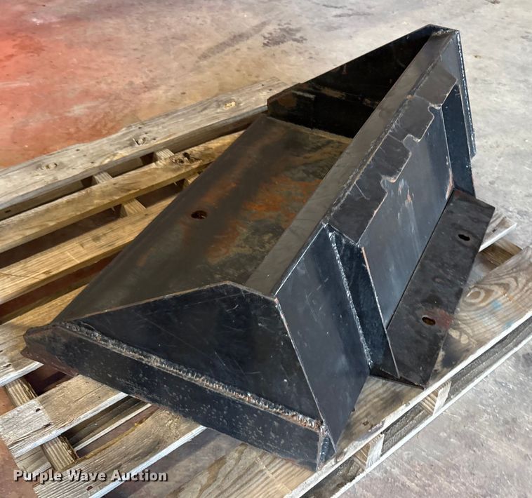 image for item EU0100 2023 Diggit SCL850 compact utility loader