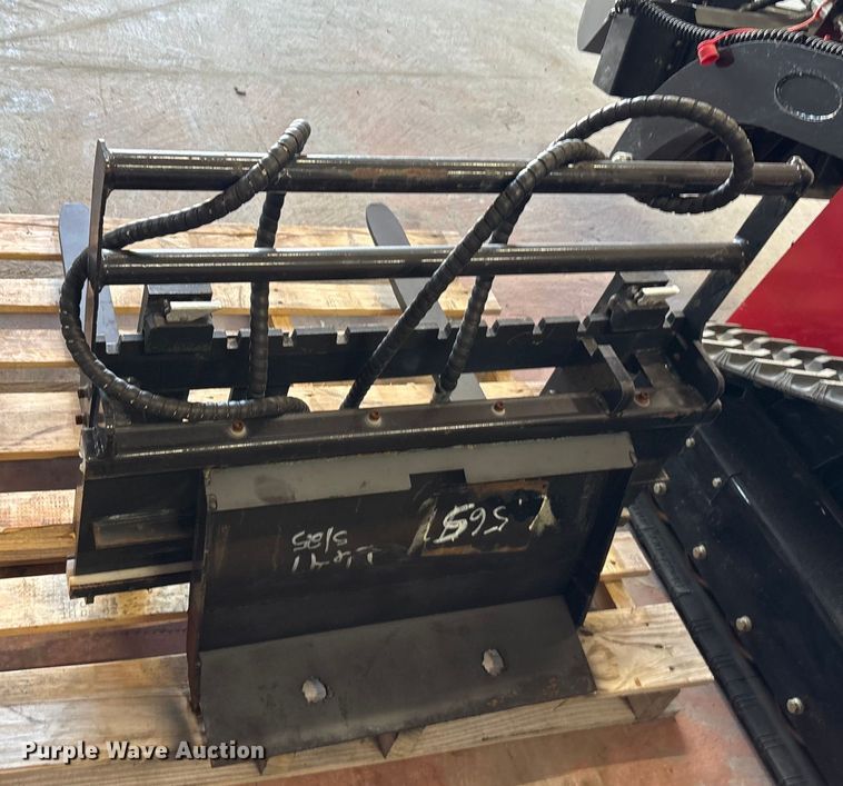 image for item EU0100 2023 Diggit SCL850 compact utility loader