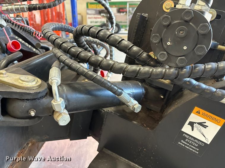 image for item EU0100 2023 Diggit SCL850 compact utility loader